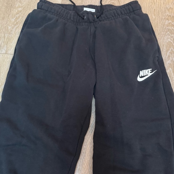 Nike Black Jogger Sweatpants - Picture 3 of 8